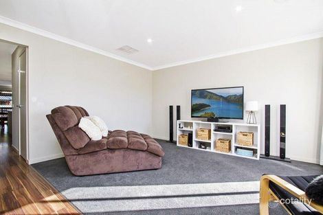 Property photo of 17 Triplett Avenue Ascot VIC 3551