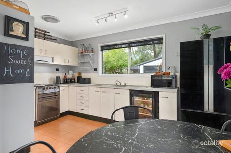 Property photo of 15 Dunvegan Street Mannering Park NSW 2259