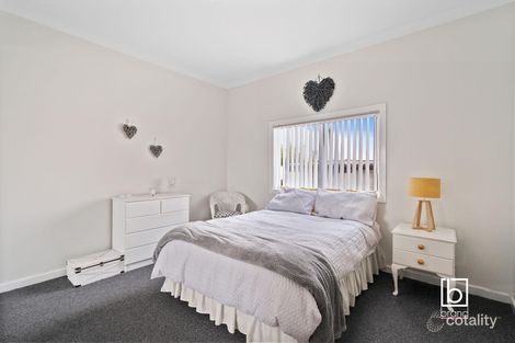 Property photo of 27 Diamond Head Drive Budgewoi NSW 2262