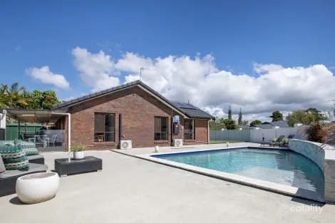 Property photo of 7 Redleaf Court Burleigh Waters QLD 4220