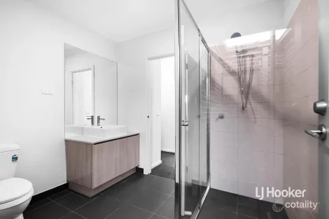 Property photo of 6 Karinya Way Harkness VIC 3337