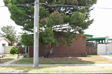 Property photo of 2/40 Warmington Road Sunshine West VIC 3020