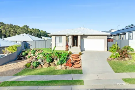 4 Mckenzies Cres, Malua Bay, NSW 2536