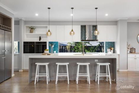 Property photo of 8 Moishe Circuit Springvale VIC 3171