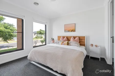 Property photo of 18 Garfield Drive Armstrong Creek VIC 3217