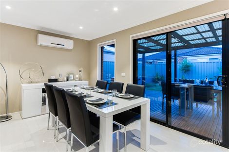 Property photo of 5 Woodsman Way Cranbourne East VIC 3977