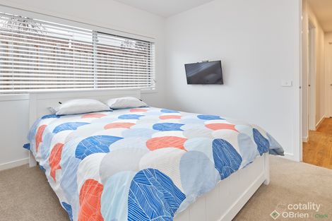 Property photo of 6 Silvertown Road Drouin VIC 3818