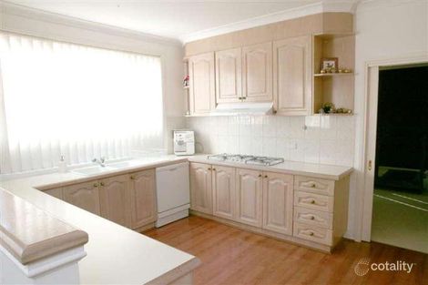 Property photo of 11 Stagecoach Crescent Sydenham VIC 3037