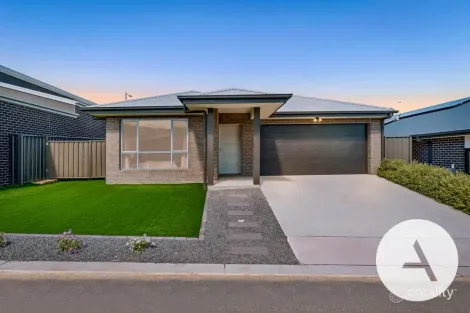 Property photo of 100 Sculthorpe Avenue Whitlam ACT 2611