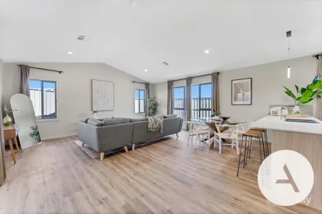 Property photo of 100 Sculthorpe Avenue Whitlam ACT 2611