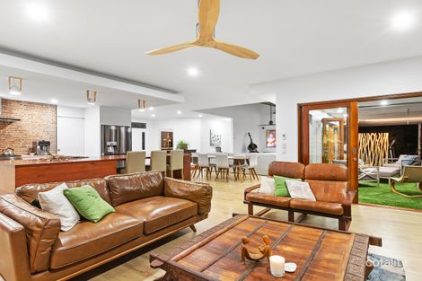 Property photo of 18 Camphorlaurel Court Tallebudgera Valley QLD 4228