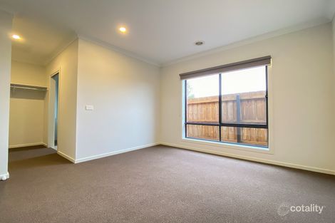 Property photo of 21 Cayenne Way Mickleham VIC 3064