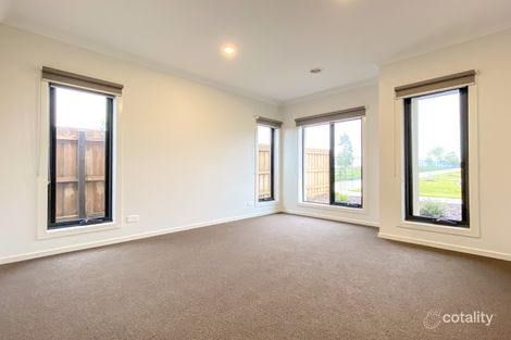Property photo of 21 Cayenne Way Mickleham VIC 3064