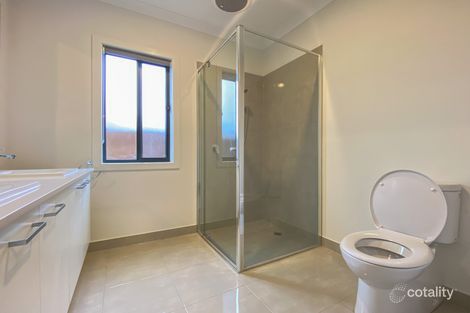 Property photo of 21 Cayenne Way Mickleham VIC 3064