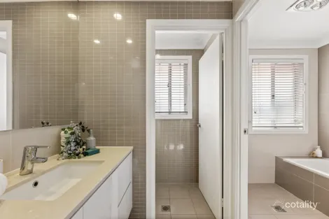 Property photo of 8 Caley Place Barden Ridge NSW 2234