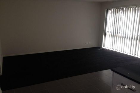Property photo of 2/4 McClenaghan Place Pakenham VIC 3810