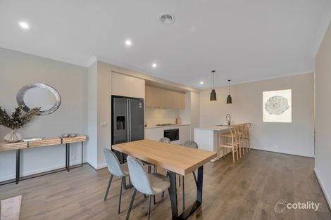 16 Surfers Cres, Carrum Downs, VIC 3201