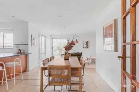 Property photo of 16 Tea Gardens Gungahlin ACT 2912