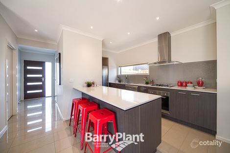 Property photo of 53A Royaloak Crescent Cranbourne East VIC 3977