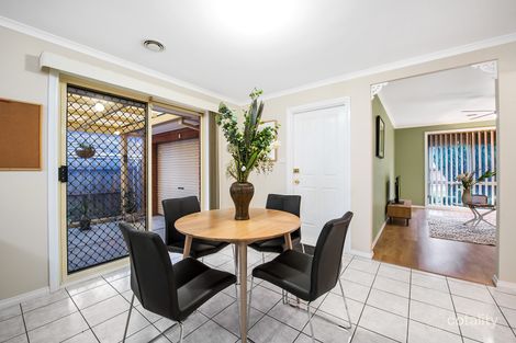 Property photo of 10 Norwich Close Chirnside Park VIC 3116