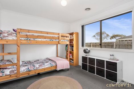 Property photo of 102 Webster Way Pakenham VIC 3810