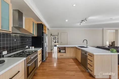 Property photo of 11 Reuben Close Forest Lake QLD 4078
