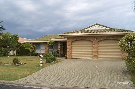 Property photo of 17 Heron Court Yamba NSW 2464