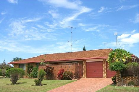 2 Southerly St, Mermaid Waters, QLD 4218