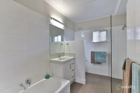 Property photo of 3 Edith Street Newtown QLD 4350