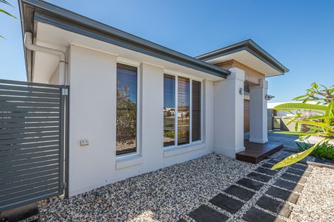 Property photo of 2 Beaufort Circuit Banksia Beach QLD 4507