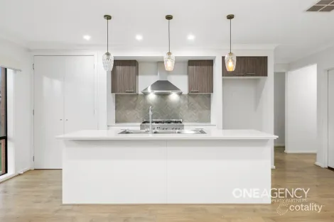 Property photo of 7 Howard Road Thornhill Park VIC 3335