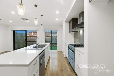 Property photo of 7 Howard Road Thornhill Park VIC 3335