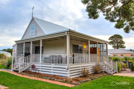 4 Woodlands Rd, Enfield, VIC 3352