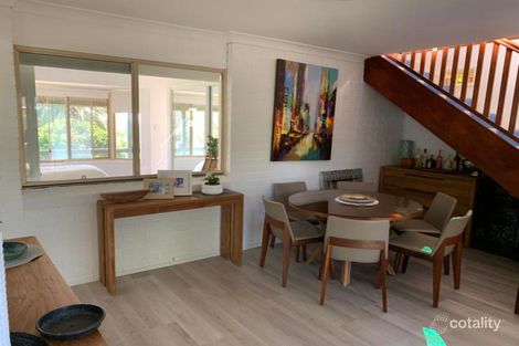 Property photo of 14 Jarrah Crescent Ocean Shores NSW 2483