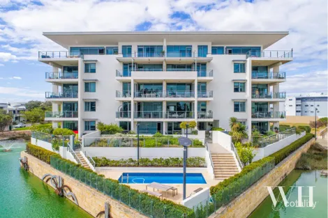 6/20 Enderby Cl, North Coogee, WA 6163