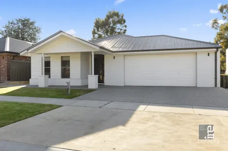 11 Fairway Dr, Waldara, VIC 3678