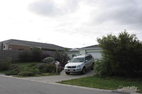 Property photo of 4 Gilbert Place Berwick VIC 3806