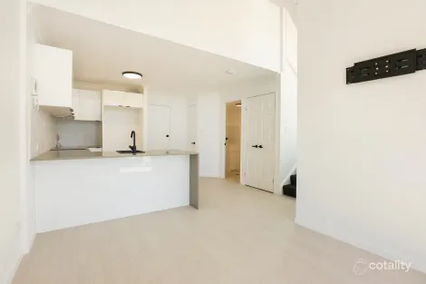 Property photo of 12/143 Frank Street Labrador QLD 4215