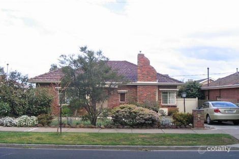 17 Hayes Rd, Strathmore, VIC 3041