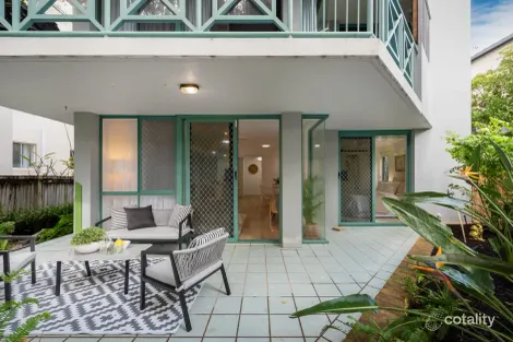 Property photo of 2/33 Australia Avenue Broadbeach QLD 4218