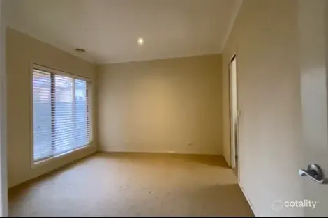 Property photo of 12 Hardwick Crescent Derrimut VIC 3026
