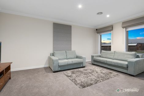 8 Rose Garden Ave, Officer, VIC 3809