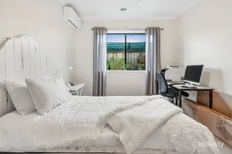 Property photo of 5 Narrandera Circuit Armstrong Creek VIC 3217