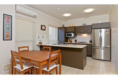 Property photo of 2/25 Homer Street Cleveland QLD 4163