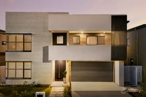 Property photo of 8 Mansfield Circuit Gledswood Hills NSW 2557