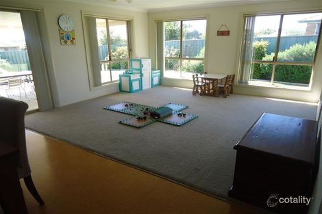 Property photo of 24 Quandong Place Forest Hill NSW 2651