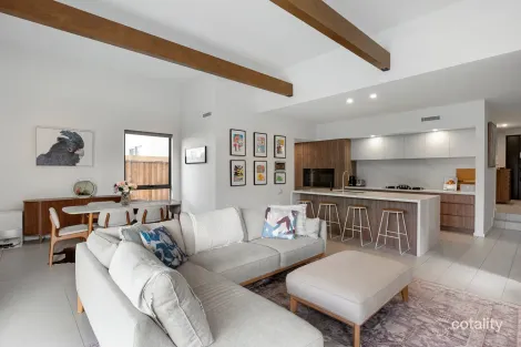 Property photo of 8 Mansfield Circuit Gledswood Hills NSW 2557