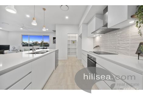 Property photo of 1/19 Killowill Avenue Paradise Point QLD 4216