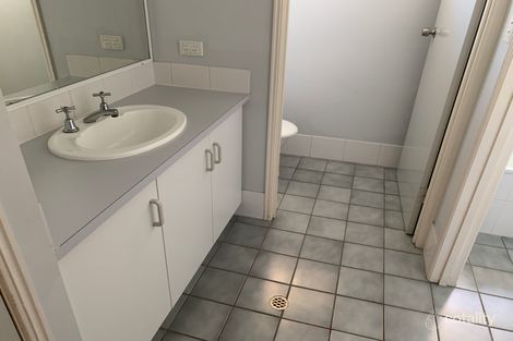 24 Lido Pde, Urangan, QLD 4655