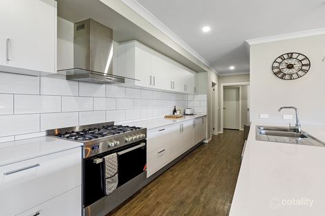 Property photo of 14 Saddle Court Mansfield VIC 3722